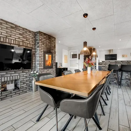 Nona - 1-1km From The Sea By Interhome