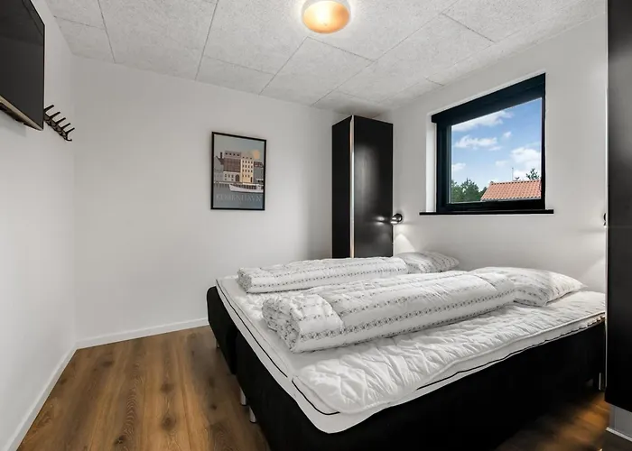 Nona - 1-1km From The Sea By Interhome